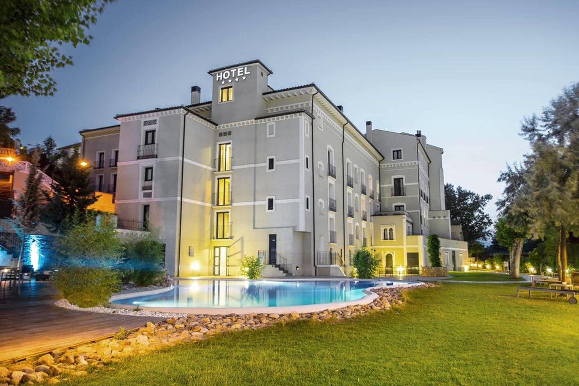 Hotel Balneario Alhama De Aragon Bagian luar foto